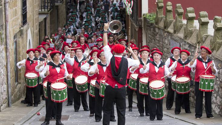 Sanpedrotako danborradaren ibilbidea eta omenduak