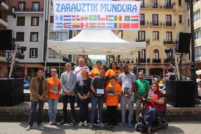 ARGAZKI GALERIA: Giro ederra izan da Zarauztik Mundura jaian