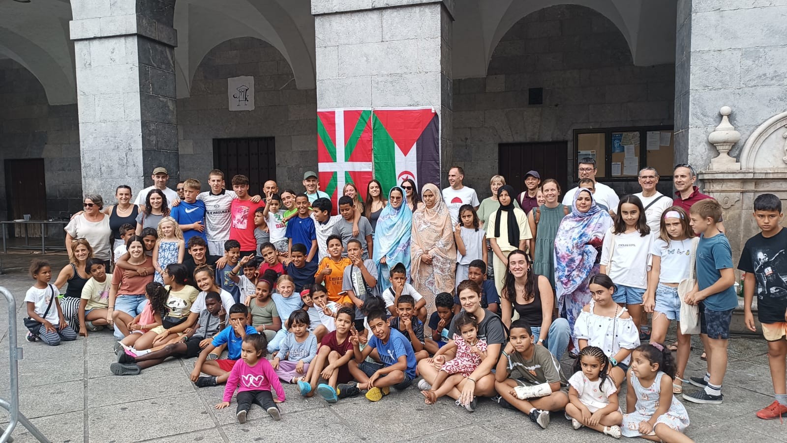 Saharako kanpamentuetatik Azkoitira eta Azpeitira etorri diren haurrei ongietorria egingo diete bihar