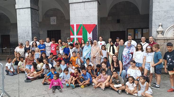 Gaur eta bihar artean itzuliko dira kanpalekuetara oporrak Euskal Herrian igaro dituzten haur sahararrak