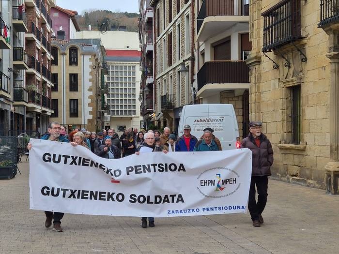 Urteko lehen elkarretaratzea egin dute pentsiodunek