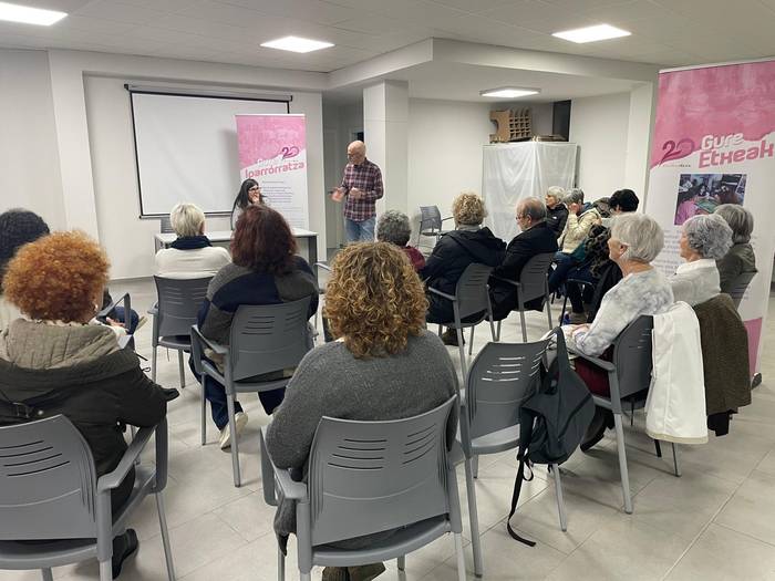 Malen Etxeak Zestoan egin duen bidea errepasatu dute