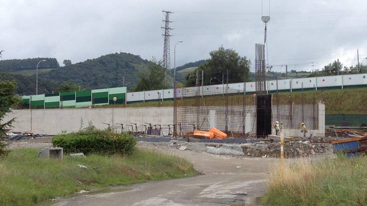 Aldundiak 750.000 euroko diru-laguntza eman du frontoi berrirako