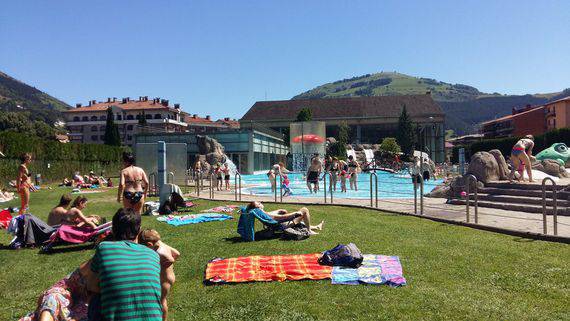 Azpeitiko estali gabeko igerilekuko erabiltzaile kopurua 3,9 puntu jaitsi da iaztik