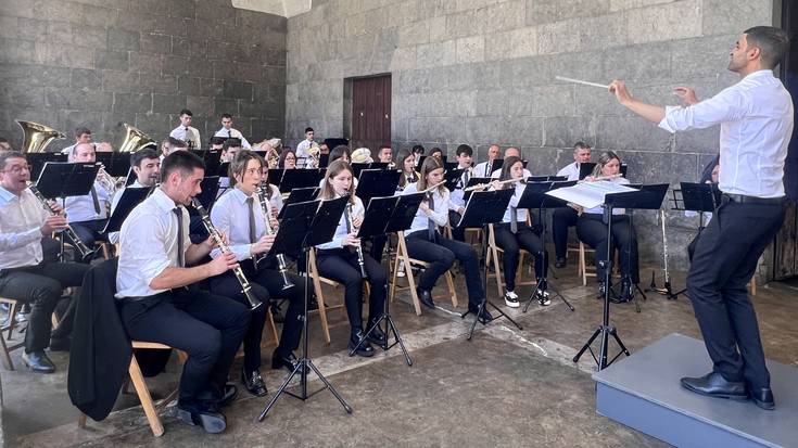 Musika bandak kontzertua eskainiko du igande eguerdian Kontzejupen