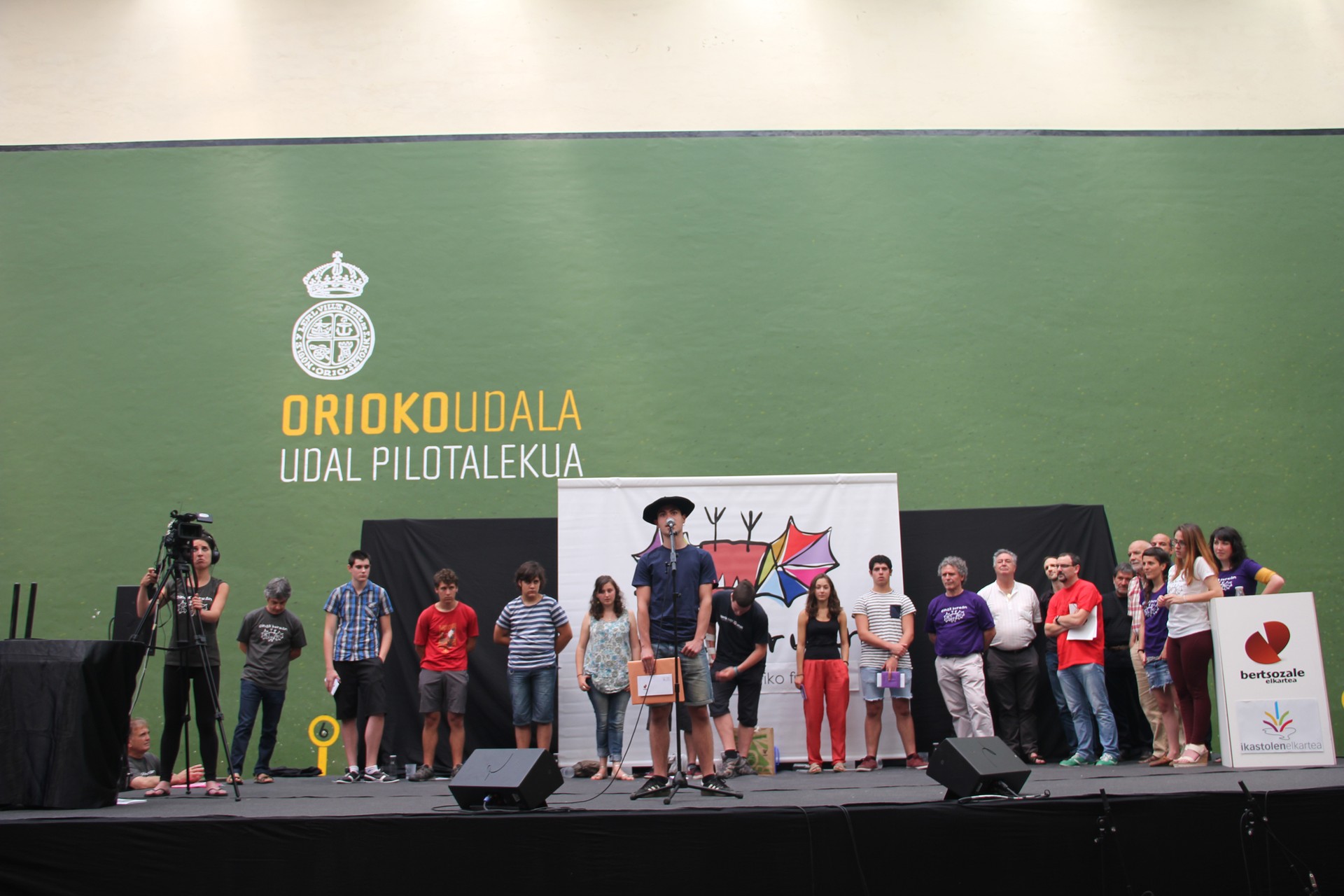 Orioko pilotalekua bertsolari gazteenen topaleku