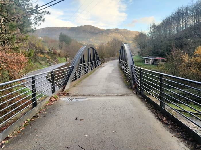 Obrak amaituta, zabalik da berriro Azkoitia eta Urretxu arteko bidegorria