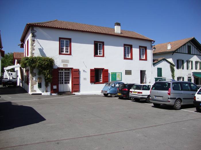 Zarautz-Arbona Senidetze Egunerako autobusa antolatu dute