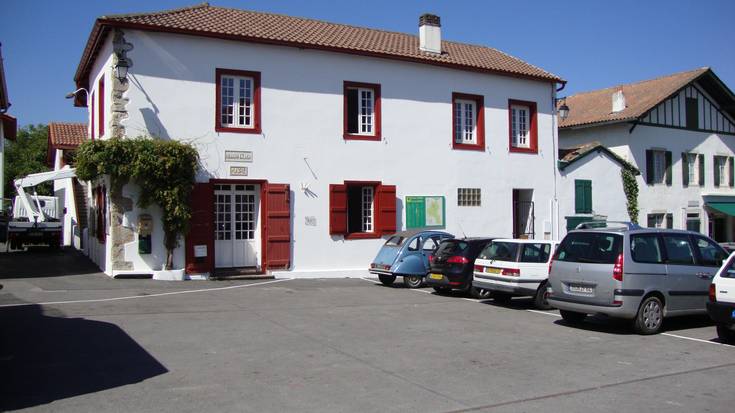 Zarautz-Arbona Senidetze Egunerako autobusa antolatu dute