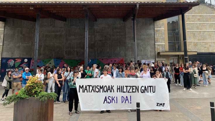 Azken hilketa matxista salatzeko Zarauzko manifestaziora batzeko deia egin du Zumaiako Mugimendu Feministak