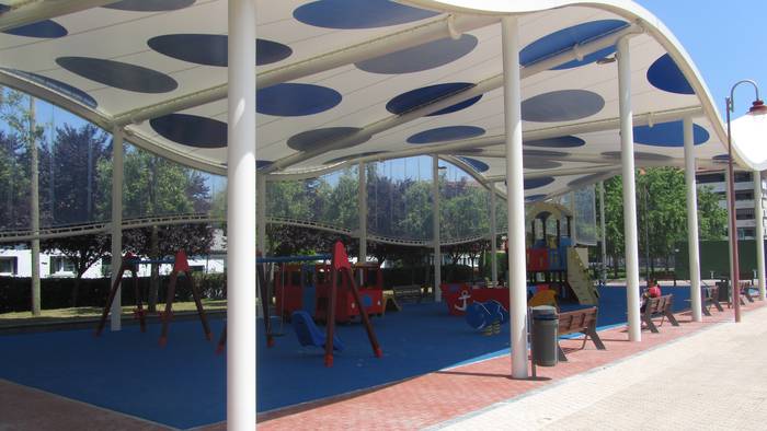 Salbideko parke estalia zabaldu dute