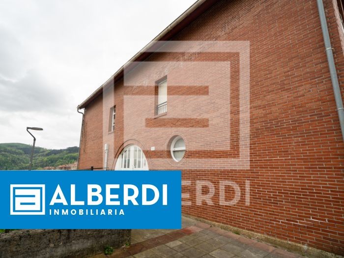 Alberdi Inmobiliaria: etxebizitza salgai Zuazola kalean