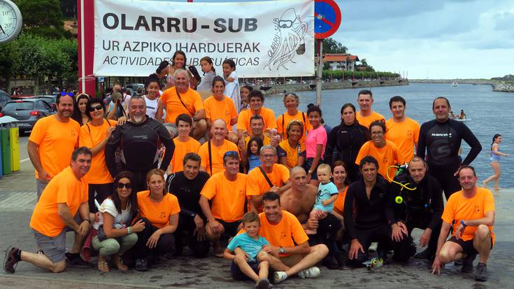 Urolaren hondoa garbitu dute Olarru-subekoek asteburuan