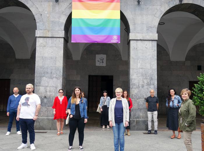 LGTBI kolektiboa babesteko aldarria