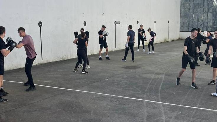 Boxeoan eta K-1ean trebatu dira hainbat gazte Goiko Losan