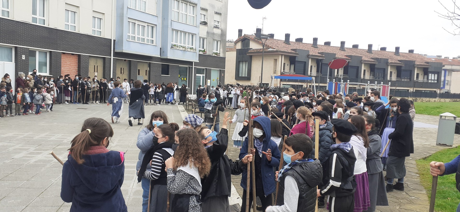 Santa Ageda bezperan, kantari irten gara