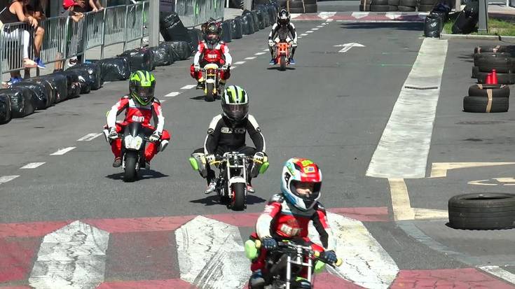 Karting eta minimotard erakustaldia