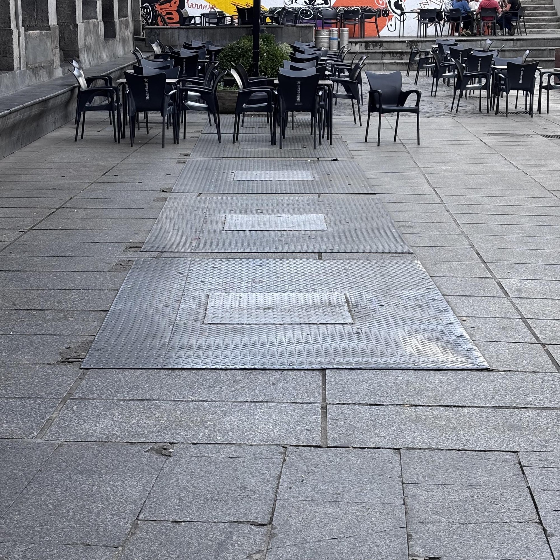Kale Nagusiko zakarrontziak eta kamera
