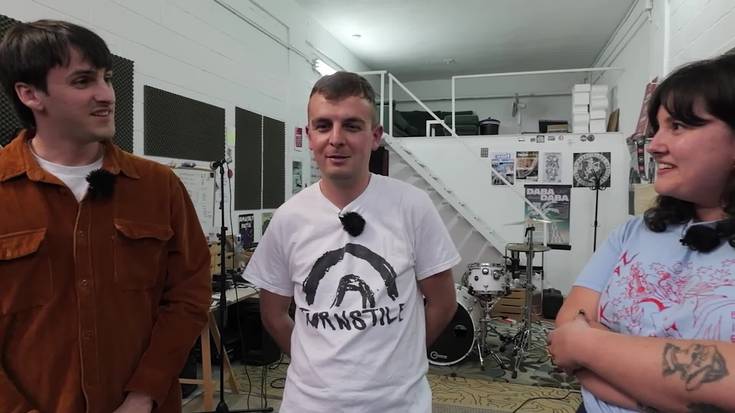 "Inguruko jendea gure abestiak entzuten hasi da"