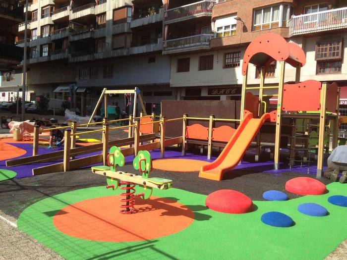 Aurki irekiko dute Olazko Amaren plazako haur parke berria