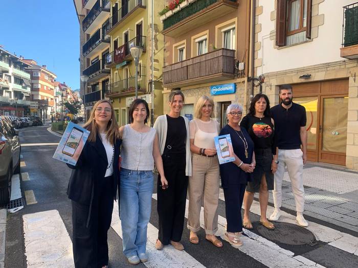 Plataforma digital berria dute herriko merkatari eta ostalariek