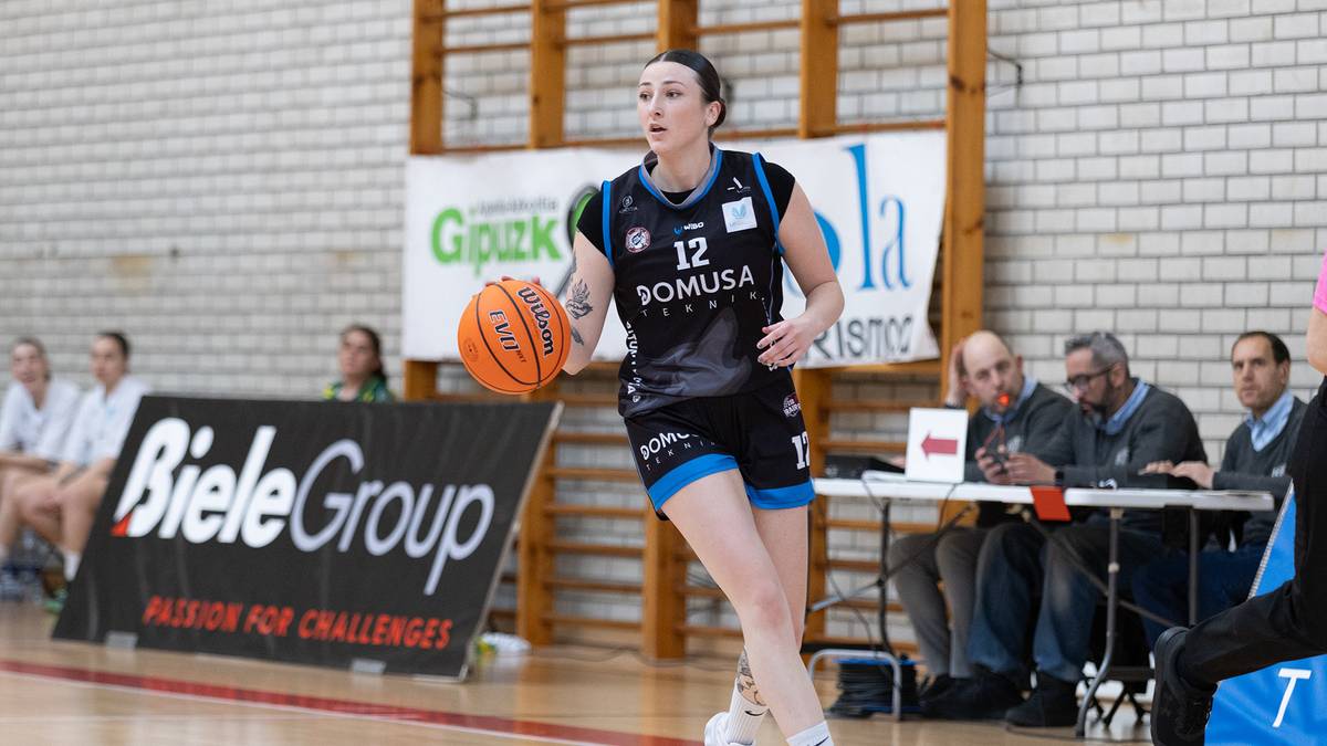 Alazne Lizundia: 