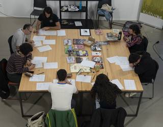 Komikigintzaren ertzak jorratu dituzte Ainara Azpiazu ilustratzailearekin