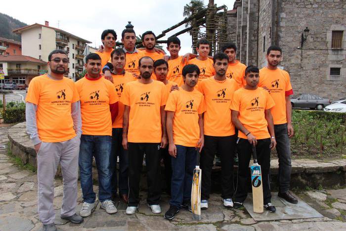 Azpeitiko Cricket Taldea aurkeztu dute hamabost herritarrek