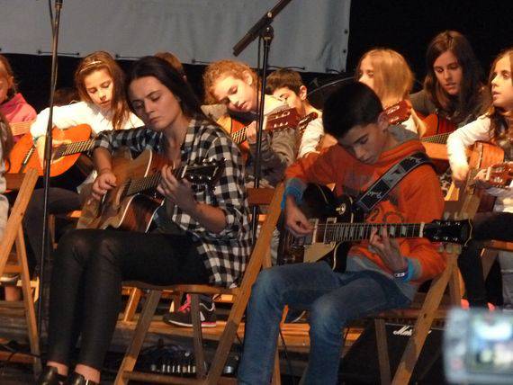 Gipuzkoako gitarra ikasleen emanaldia izango da bihar Soreasu antzokian