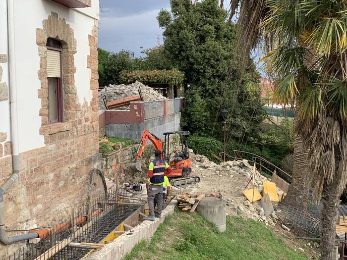 Martxan dira San Juan egoitzan pasabide berria egiteko lanak