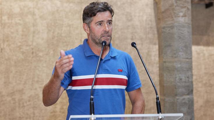 Iruña Hiria Nazioarteko XVII. Poesia Saria jaso du Imanol Ulaciak