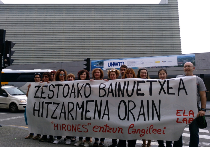 Zestoako Bainuetxeko langileek protestekin jarraituko dute, lan baldintzak hobetzea eskatzeko