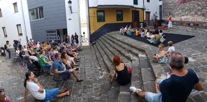 'Ezberdin bezain eder' ipuin musikatua, txikienen gozamen