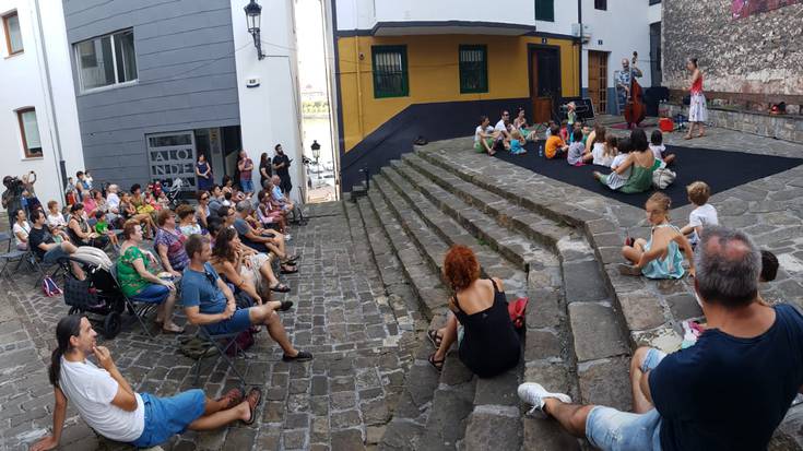 'Ezberdin bezain eder' ipuin musikatua, txikienen gozamen