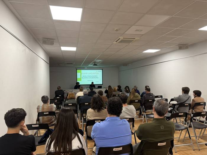 Elkar Laguntza programa aurkeztu dute jendaurrean