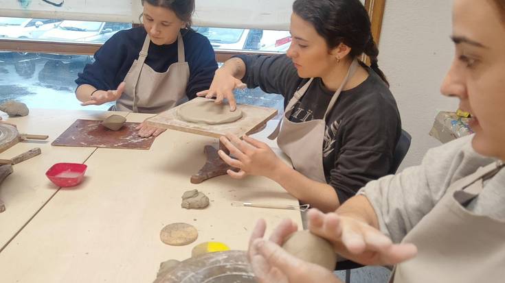 Martxoaren 28rako zeramika tailerra antolatu dute Arte eta Diseinu eskolan