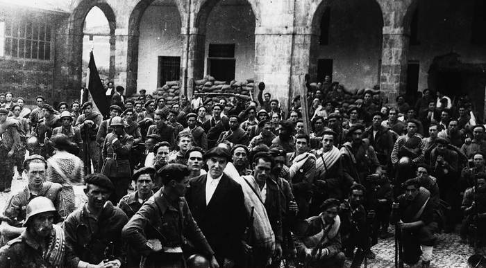 Espainiako Gerran borrokan aritu ziren gizon-emakumeak omentzeko ekitaldiak antolatu ditu Munoandi elkarteak