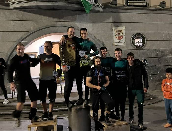 Ibarrako enduro lasterketan lehiatu dira Arauntza Riders-eko kideak