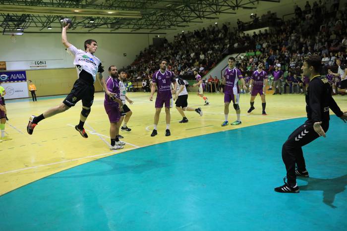 Amenabar Zarautzek eta Bidasoak Euskal Kopako finala jokatuko dute bihar