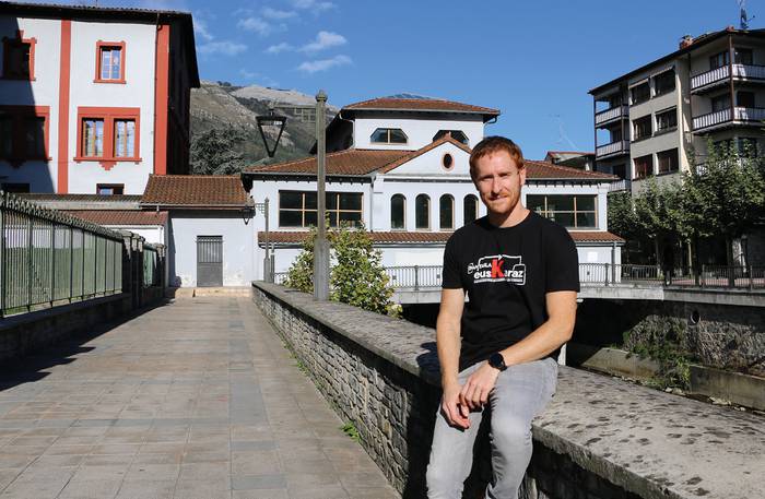 Ioritz Gonzalez: "Legez bermatu behar dugu edukiak euskarazkoak izatea"
