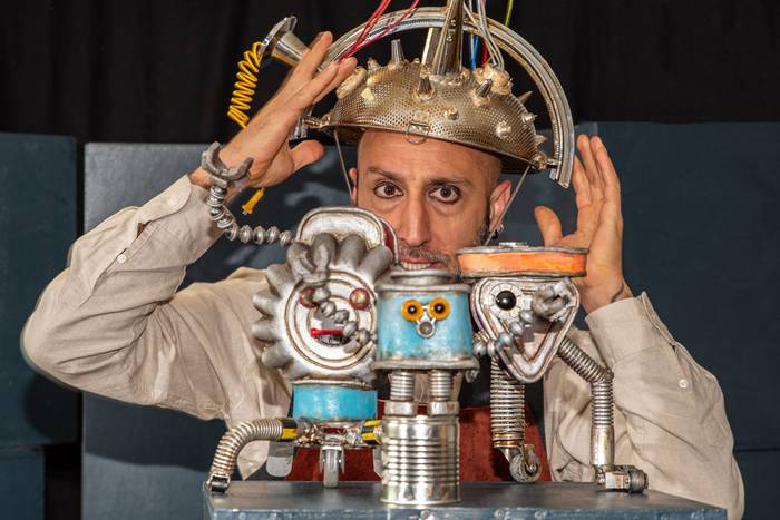 Haurrentzako hiru ikuskizun izango dira aste honetan Elkarguneko Oteiza aretoan