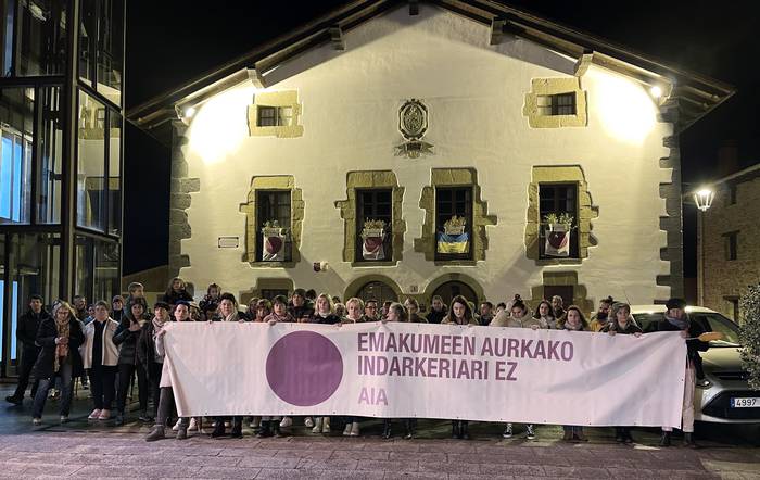 Azaroaren 25eko ekitaldiak antolatzeko bilera feminista egingo dute larunbatean Aian