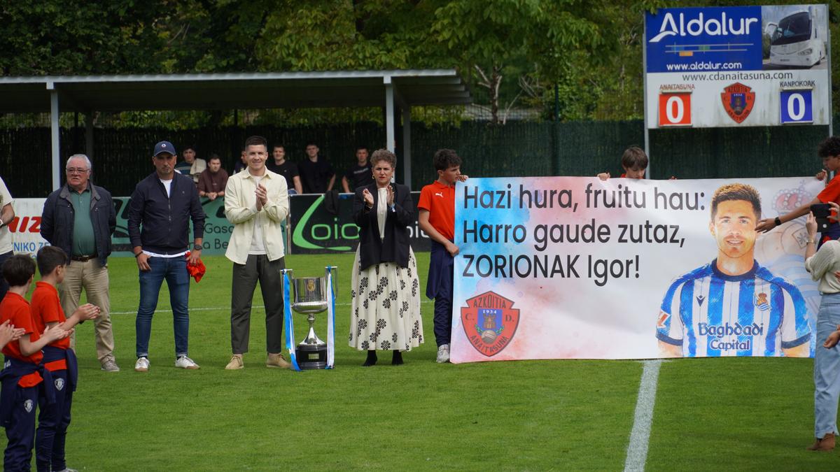Igor Zubeldiak omenaldi beroa jaso du Txerloian