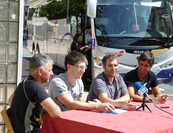 Autobus zerbitzua indartuko dute eskualdean
