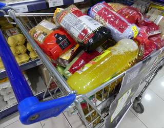 Janari bilketa handian parte hartu dutenei eskerrak eman dizkie Azpeitiko Elikagai Bankuak