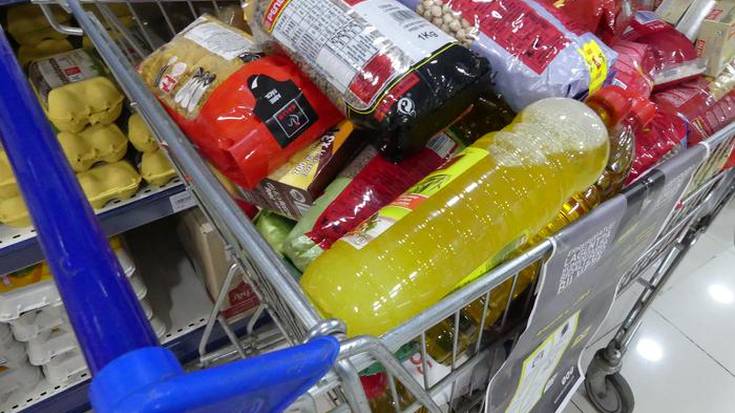 Janari bilketa handian parte hartu dutenei eskerrak eman dizkie Azpeitiko Elikagai Bankuak