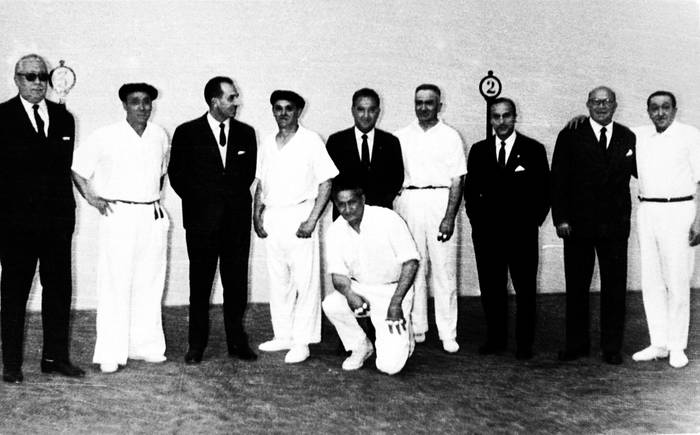 Argazkia: Odieta frontoia estali zutela 50 urte betetzen dira