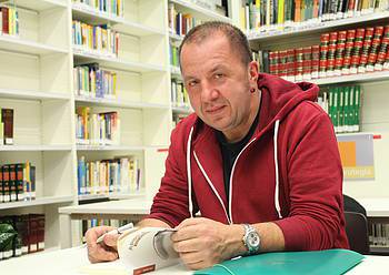 Iñigo Aranbarri: "Matxinada fikziorako erabili dut, istorio zoragarria delako"