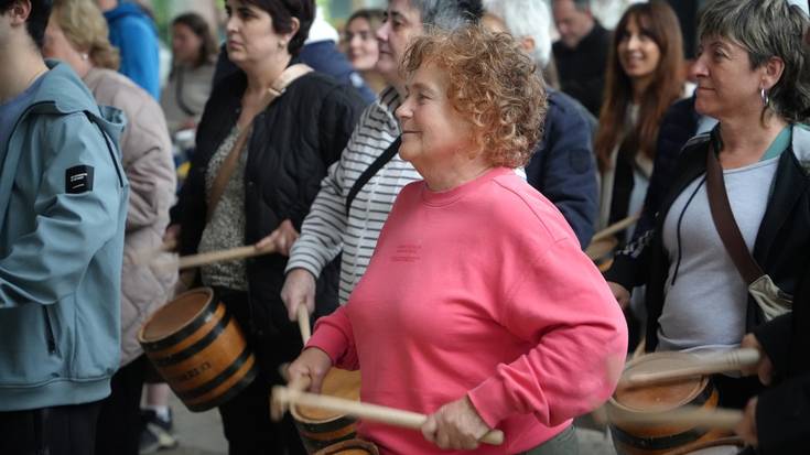 Zestoan hasi dira larunbateko danborradarako motorrak berotzen