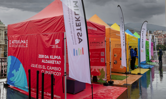 Asteklima azoka izango da larunbat arratsaldean malekoian